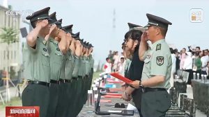 सैन्य रैंक प्रदान समारोह सबसे शानदार “वयस्कता प्राप्ति समारोह” है