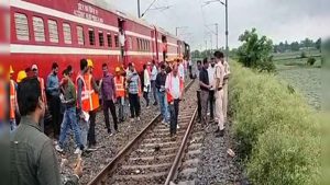 बिहार में रेल हादसाः ट्रेन के ट्रॉली से टकराने से रेलकर्मी की मौत, चार लोग घायल