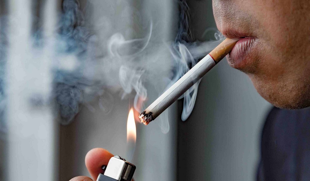 No Smoke : घर से बाहर स‍िगरेट पीने पर 13,000 रुपये का जुर्माना, इस देश के स्वास्थ्य मंत्री का बड़ा ऐलान