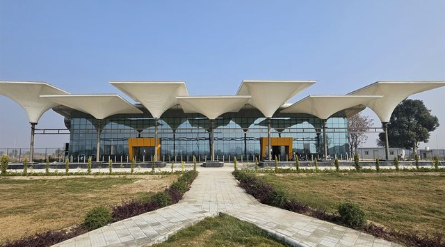 हलवारा एयरपोर्ट तक पहुंचने के लिए 4KM की सड़क संकरी, एक ही समय पर वाहन एक साथ नहीं हो सकते क्रॉस