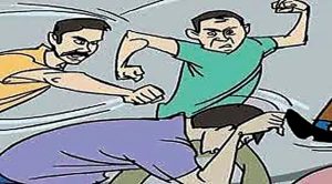 लड़की ने साथियों के साथ साजिश रचकर युवक को बुलाया; लड़के व उसके दोस्त के साथ की मारपीट, कपड़े उतारकर बनाई वीडियो