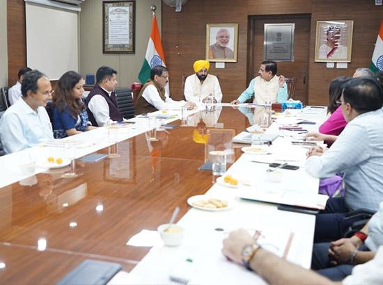 दिल्ली पहुंचे सीएम मान: केंद्रीय मंत्री से किसानों के मुद्दों को लेकर करेंगे बातचीत