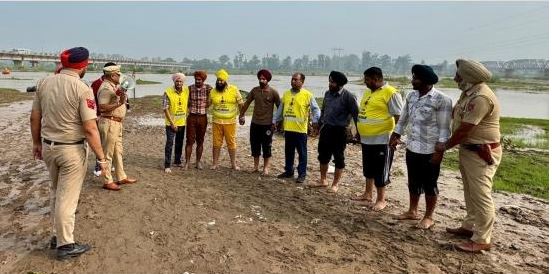 जालंधर प्रशासन और सेना ने फिल्लौर में बाढ़ से निपटने की संयुक्त तैयारी का अभ्यास किया