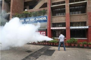 चंडीगढ़ नगर निगम ने छात्रों और कर्मचारियों की सुरक्षा के लिए स्कूलों में चलाया व्यापक फॉगिंग अभियान