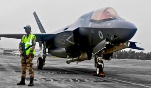 ब्रिटिश F-35 फाइटर जेट अब टुकड़ों में वापस ब्रिटेन भेजा जाएगा, मरम्मत न हो पाने के बाद फैसला 