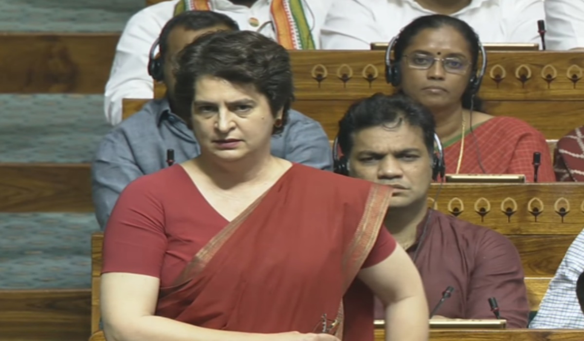 ‘राहुल गांधी को बोलने नहीं दिया, यह लोकतंत्र का अपमान’, प्रियंका गांधी का सरकार पर हमला