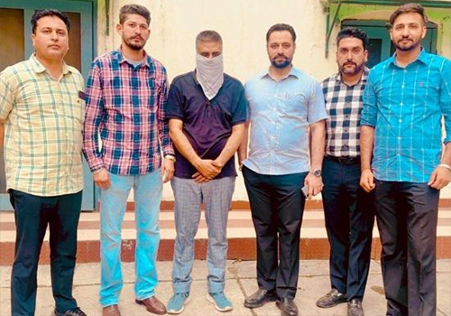 विजिलेंस ब्यूरो ने नगर परिषद के अकाउंटेंट को 11,000 रुपये की रिश्वत लेते रंगे हाथों किया गिरफ्तार