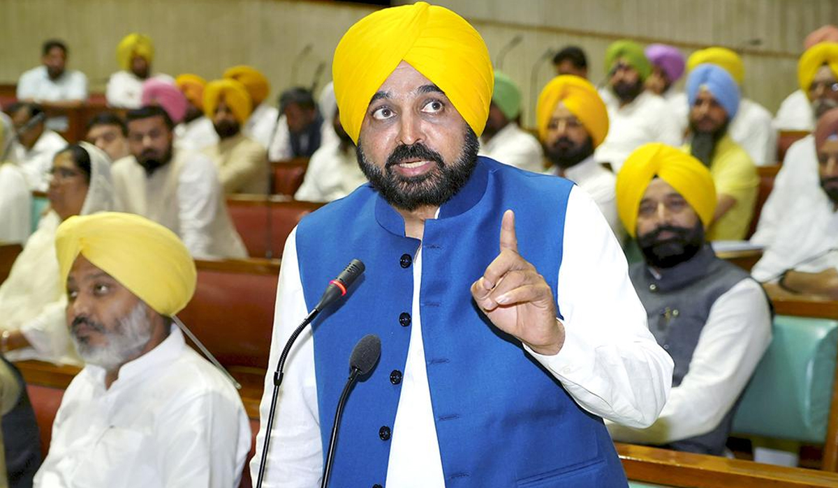 पंजाब विधानसभा में CM भगवंत मान ने पेश किया बिल, धार्मिक ग्रंथों की बेअदबी करने वालों को होगी उम्रकैद