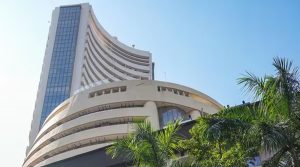 शेयर बाजार के शुरुआती कारोबार में गिरावट, जानिए Sensex और Nifty के हाल