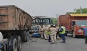 हरियाणा में ट्राले और रोडवेज बस की भिड़ंत, हादसे में कई घायल, घायलों को अस्पताल में भर्ती किया
