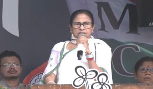 ‘EC और बीजेपी मिलकर बंगाली मतदाताओं के नाम वोटर लिस्ट से हटा रहे’, ममता बनर्जी का आरोप