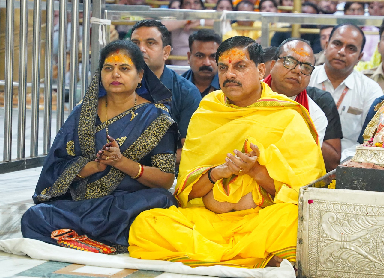 CM Mohan Yadav पहुंचे बाबा महाकाल मंदिर, भस्म आरती में लिया हिस्सा, बोले- रक्षाबंधन पर लाडली बहनाओं को मिलेंगे 1500 रुपये