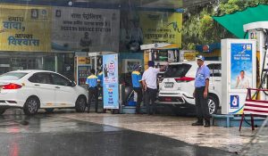 दिल्ली-NCR में पुरानी गाड़ियों के लिए बड़ी खबर, इस तारीख से नहीं मिलेगा पेट्रोल-डीजल