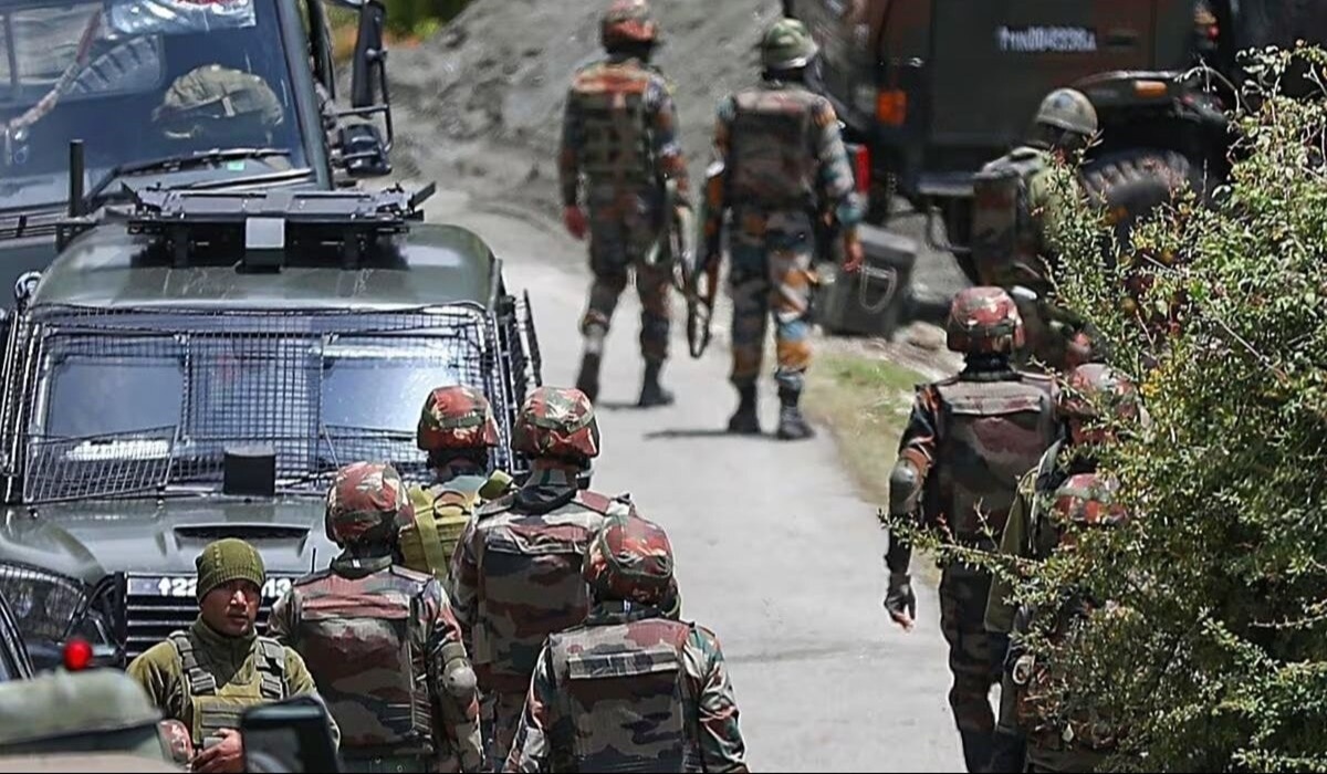 जम्मू-कश्मीर: LOC के पास बारूदी सुरंग में ब्लास्ट, सेना का एक जवान शहीद, तीन घायल