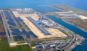 समुद्र में डूब रहा दुनिया का सबसे चमत्कारी Kansai International Airport … जानिए क्या है वजह