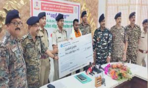 झारखंड में 5 लाख के इनाम नक्सली लवलेश गंझू ने किया सरेंडर, सामने आई ये वजह