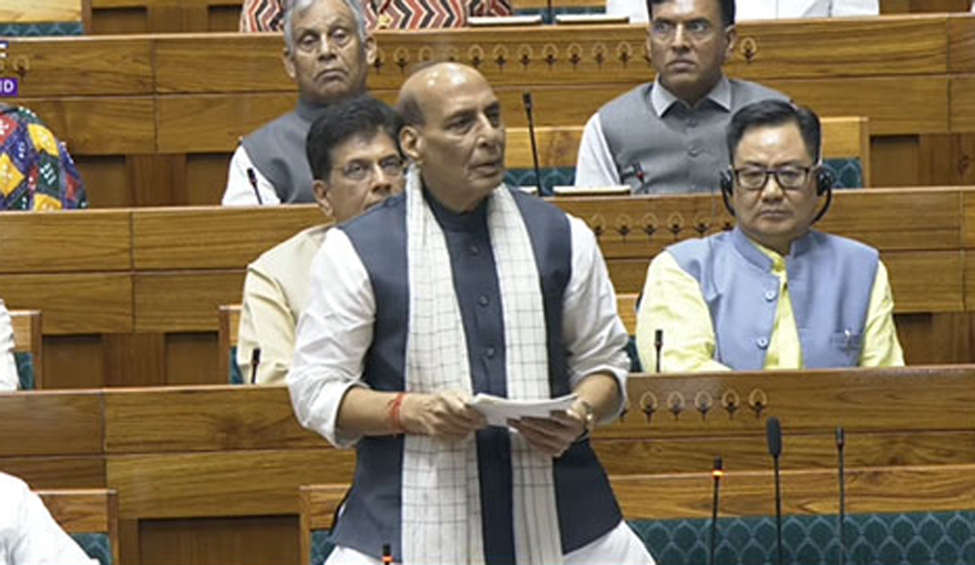 लोकसभा में बोले राजनाथ सिंह, कहा- भारत किसी भी परमाणु धमकी के आगे झुकने वाला नहीं