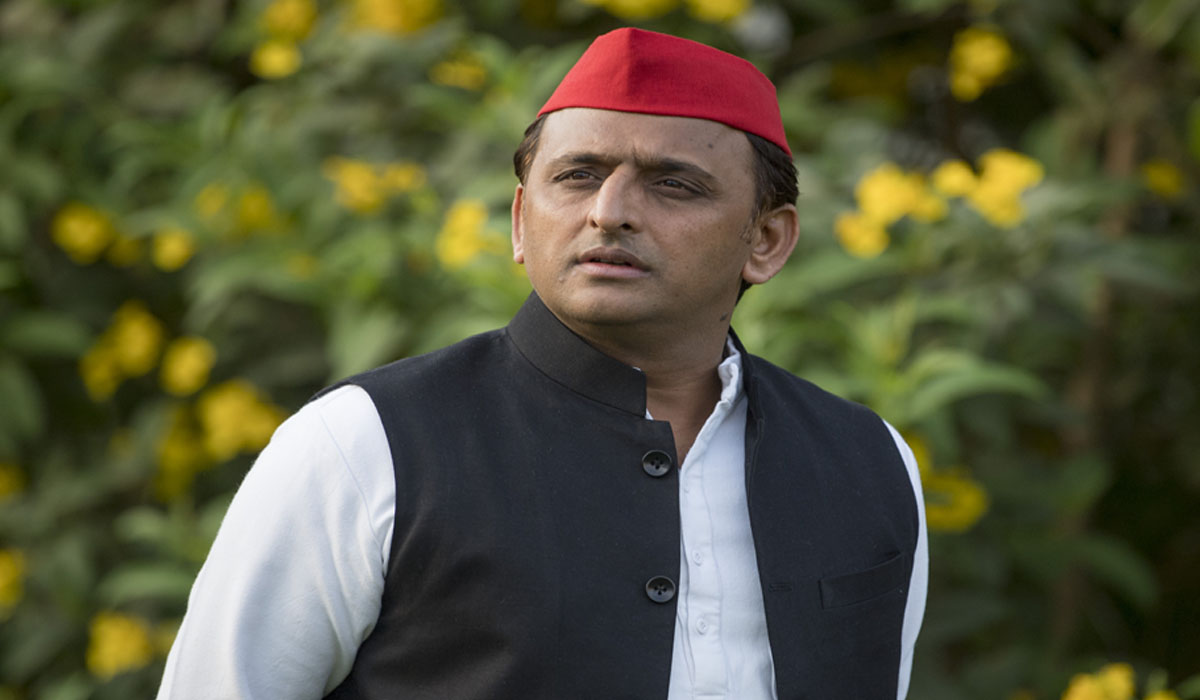 दीये जलाने को पैसे की बर्बादी बताने पर भाजपा ने अखिलेश यादव को जमकर घेरा, कह दी ये बड़ी बात
