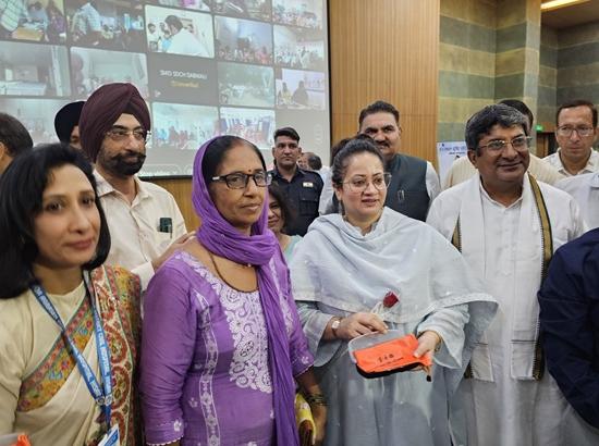 हरियाणा ने ‘उज्ज्वल दृष्टि अभियान’ के तहत भारत का सबसे बड़ा मुफ्त चश्मा अभियान किया शुरू