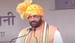 रोहतक में CM Nayab Saini ने फहराया तिरंगा, युद्ध स्मारक पर शहीदों को दी श्रद्धांजलि