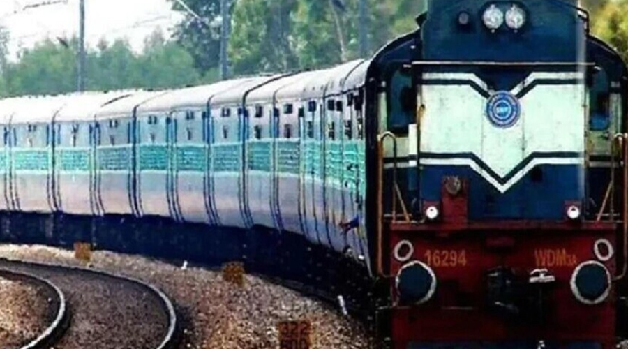 पंजाब में रेल सेवाओं पर बाढ़ का असर, आज 38 ट्रेनें रद्द, पढ़ें जानकारी