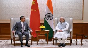 भारतीय प्रधानमंत्री नरेंद्र मोदी से मिले वांग यी