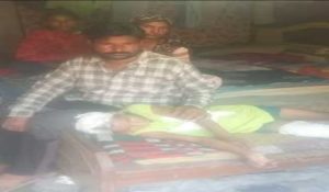 कुत्ते के हमले में घायल मासूम का इलाज पैसों की कमी से रुका