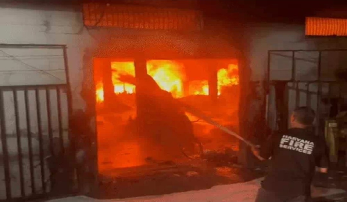 कुरुक्षेत्र में फर्नीचर वर्कशॉप में भीषण आग, लाखों का नुकसान