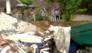 दिल्ली के जैतपुर में दर्दनाक हादसा, घर की दीवार गिरने से 7 लोगों की मौत 