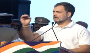 ‘EC इलेक्ट्रॉनिक वोटर लिस्ट दे, साबित कर देंगे पीएम मोदी वोट चोरी कर सत्ता में आए’, बेंगलुरू रैली में बरसे राहुल गांधी