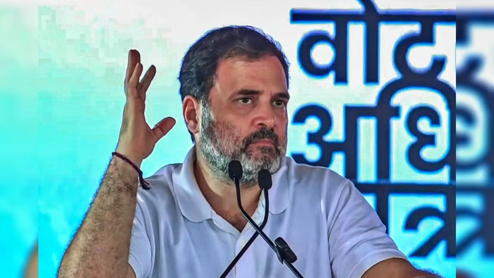 Voter Adhikar Yatra में शामिल हुए लालू यादव और राहुल गांधी, बोले राहुल, बिहार में वोट चोरी की तैयारी