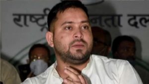 तेजस्वी यादव की बढ़ी मुश्किलें, 2 वोटर ID कार्ड को लेकर चुनाव आयोग ने…