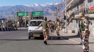 सोनम वांगचुक की गिरफ्तारी के बाद तनावपूर्ण शांति के बीच लेह में कर्फ्यू जारी, संवेदनशील इलाकों में गश्त बढ़ाई गई