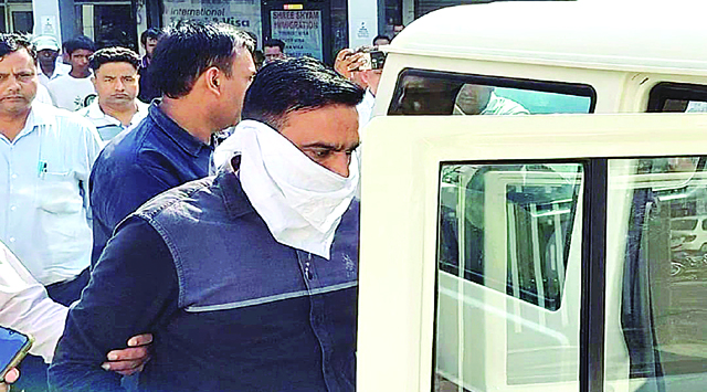 Anti Corruption Bureau टीम ने ग्राम सचिव को रिश्वत लेते रंगे हाथो किया गिरफ्तार
