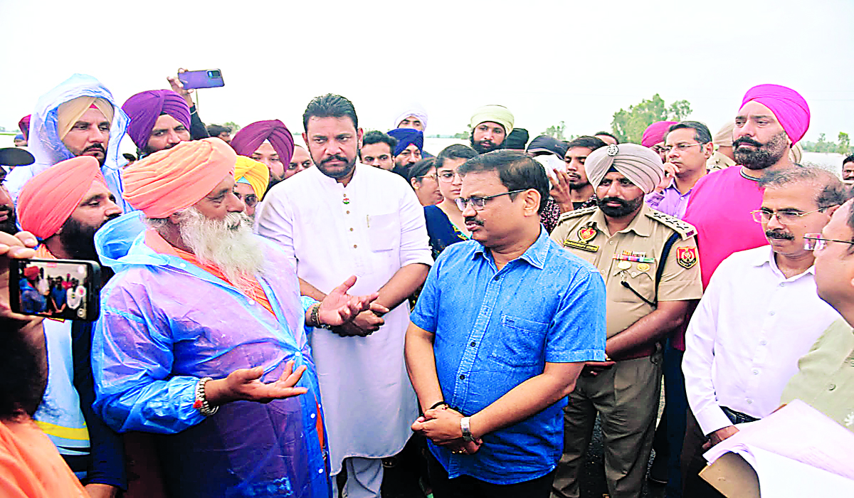 संत सीचेवाल ने मुख्य सचिव के समक्ष उठाया हरिके पत्तन की डीसिल्टिंग का मुद्दा