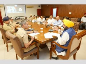 पंजाब के मुख्यमंत्री मान ने त्योहारों के मौसम से पहले पुलिस को शून्य-सहिष्णुता नीति लागू करने का दिया निर्देश