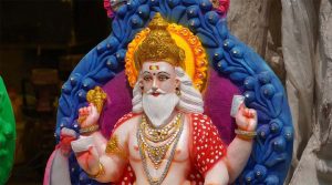 Vishwakarma Puja 2025: आज है विश्वकर्मा पूजा… इस विधि से करें पूजा, जानें महत्व