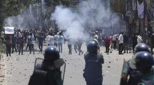 बांग्लादेश के इस इलाके में फिर से भड़की हिंसा, 3 लोगों की मौत, कई पुलिसकर्मी घायल