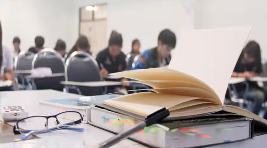 CBSE का नया प्लान: अब स्कूलों में ही होगी IIT-JEE, NEET, CUET जैसी परीक्षाओं की तैयारी