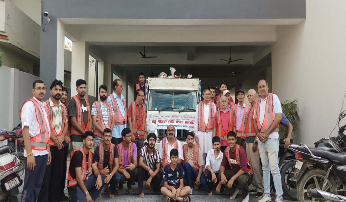बाढ़ आपदा को लेकर संघ ने बढ़ाई सेवाकार्यों की गति, हर वर्ग तक पहुंच रहे हैं स्वयंसेवक :  इकबाल सिंह