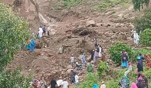 भूस्खलन से मिट्टी में समा गया पूरा गांव, 1000 लोगों की मौत