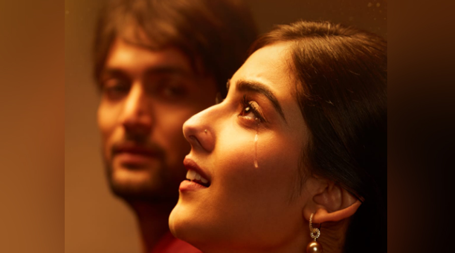 Tu Meri Puri kahani Movie Review मोहब्बत, शोहरत और जज़्बात का दिल छू लेने वाला सफ़र