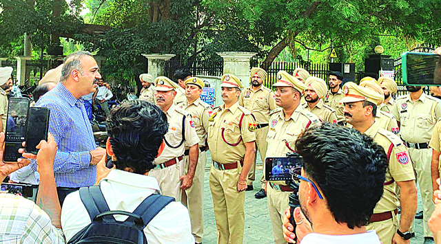 जालंधर रैनक बाजार में फायर ब्रिगेड की टीम ने किया मॉकड्रिल