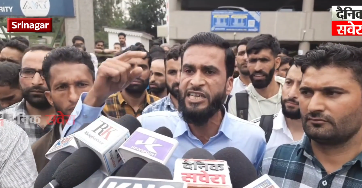 Fire and emergency service aspirants hold protest in Srinagar