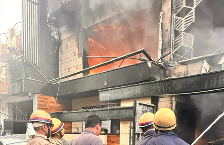 दीपावली पर गाजियाबाद में लगी 48 जगहों पर आग, फायर सर्विस की तत्परता से टली बड़ी अनहोनी
