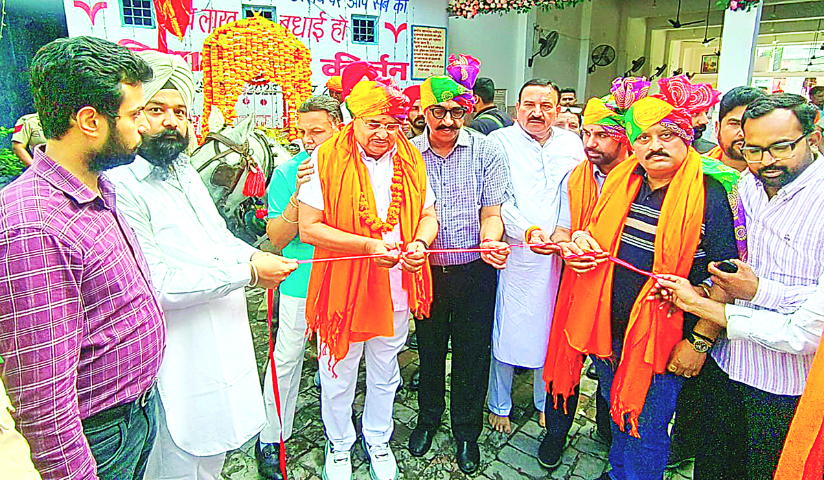 भगवान वाल्मीकि के प्रकटोत्सव पर निकाली भव्य शोभायात्रा, पूर्व उपमुख्यमंत्री ओम प्रकाश सोनी ने किया शुभारंभ