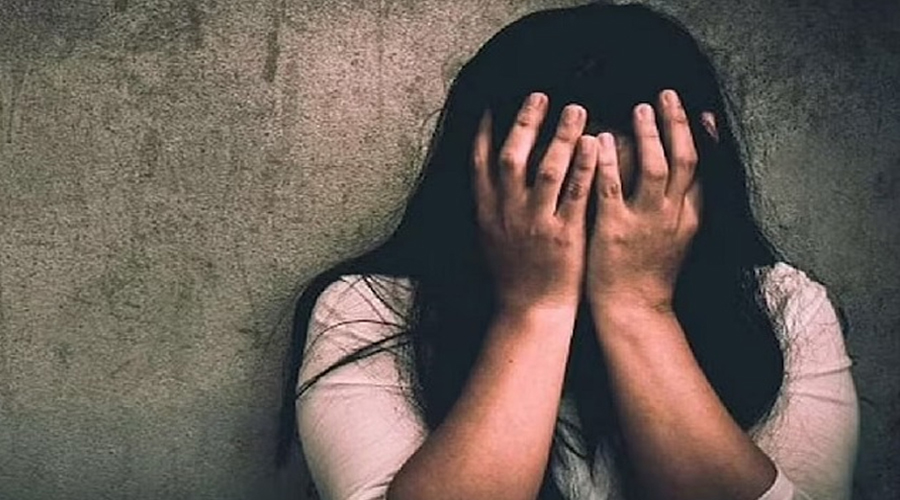 दिल्ली में DU छात्रा पर फेंका गया तेज़ाब, राष्ट्रीय महिला आयोग ने मांगी रिपोर्ट