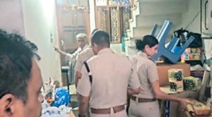 रोक के बावजूद पटाखों की बिक्री करने वाले 3 युवक गिरफ़्तार, भारी मात्रा में विस्फोटक सामग्री बरामद