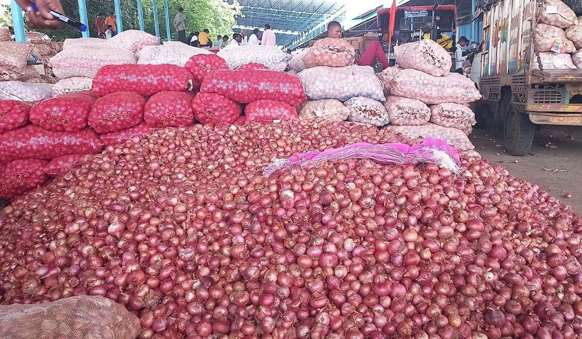 दीपावली पर किसानों की बढ़ी चिंता, 11 दिन तक बंद रहेंगी प्याज मंडियां