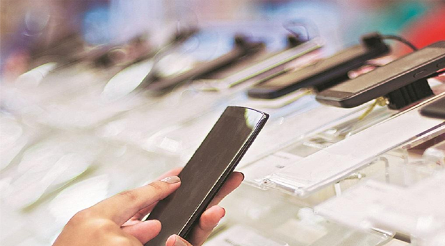 चालू वित्त वर्ष की पहली छमाही में भारत का स्मार्टफोन निर्यात 13.4 अरब डॉलर तक पहुंचा